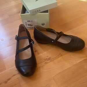 Ziera orthopedic Mary Jane flats